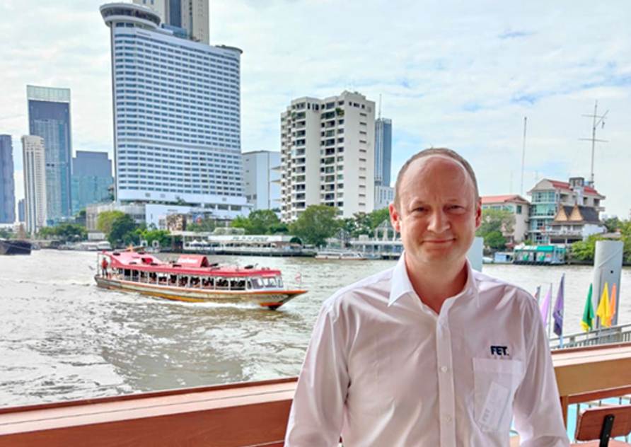 Modern ROVs support offshore pipeline construction activity in Middle East